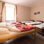 Royal Hotel *