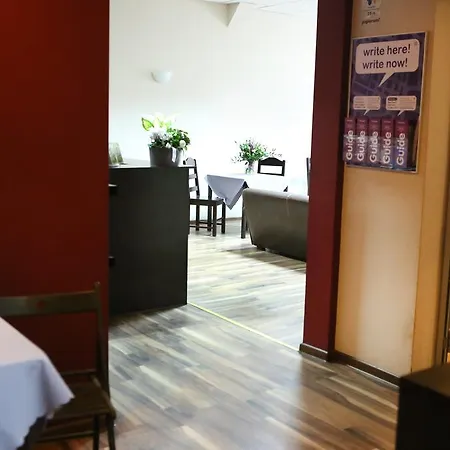 Hostel Royal *